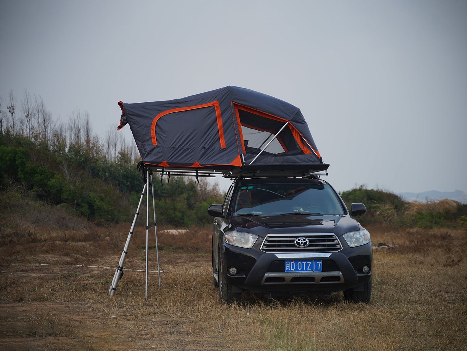 4 - 5 People Aluminum Hard Shell Folding Car Roof Top Tent MOT - L800 - MARVELOUS OUTDOOR